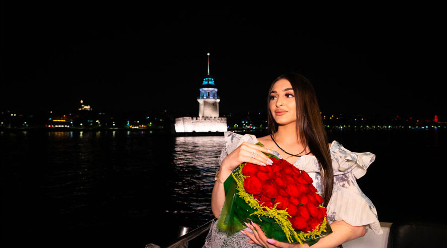 Предложение руки и сердца на яхте в Стамбуле